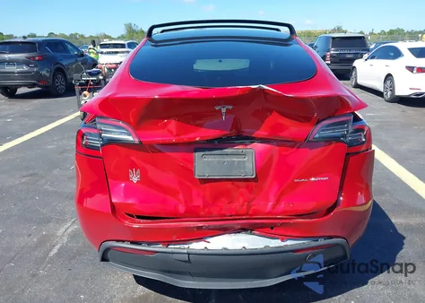 2021 Tesla Model Y Long Range Dual Motor All-Wheel Drive z USA, uszkodzony, nr VIN 5YJYGDEE7MF141276